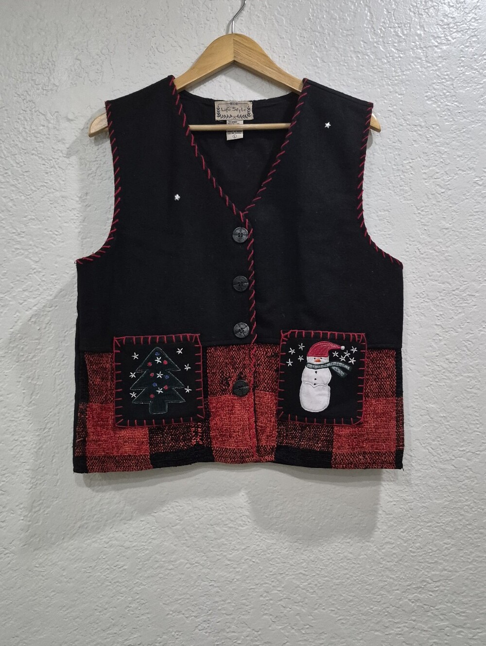 Vntg Woman Wool Blend Black & Red Holiday Vest with Snowman and Tree Pockets L